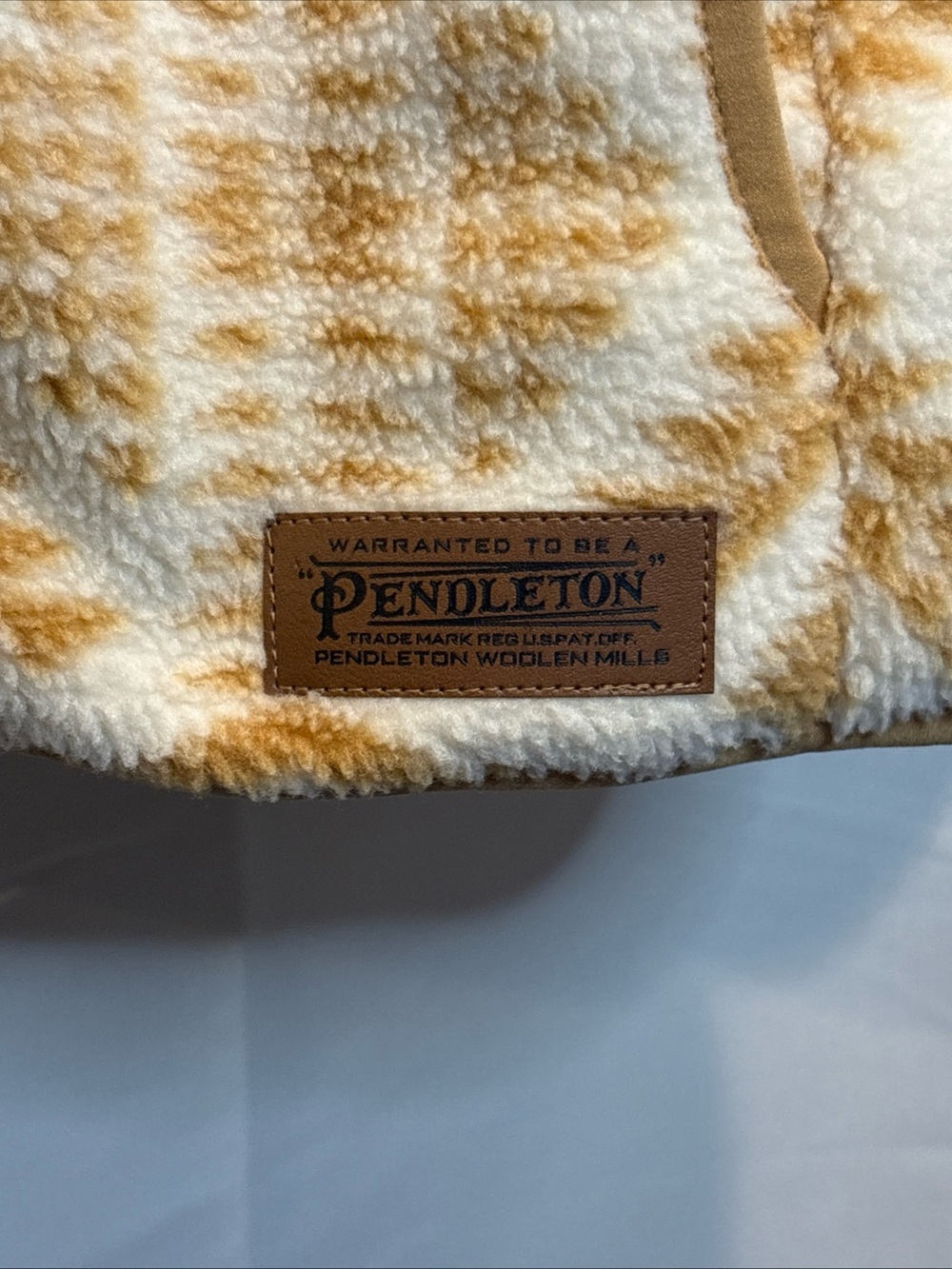 Pendleton Cream & Tan Geometric Teddy Fleece Jacket - Picture 3 of 11